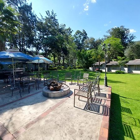 Wayside Lodge Waterval Boven Bagian luar foto