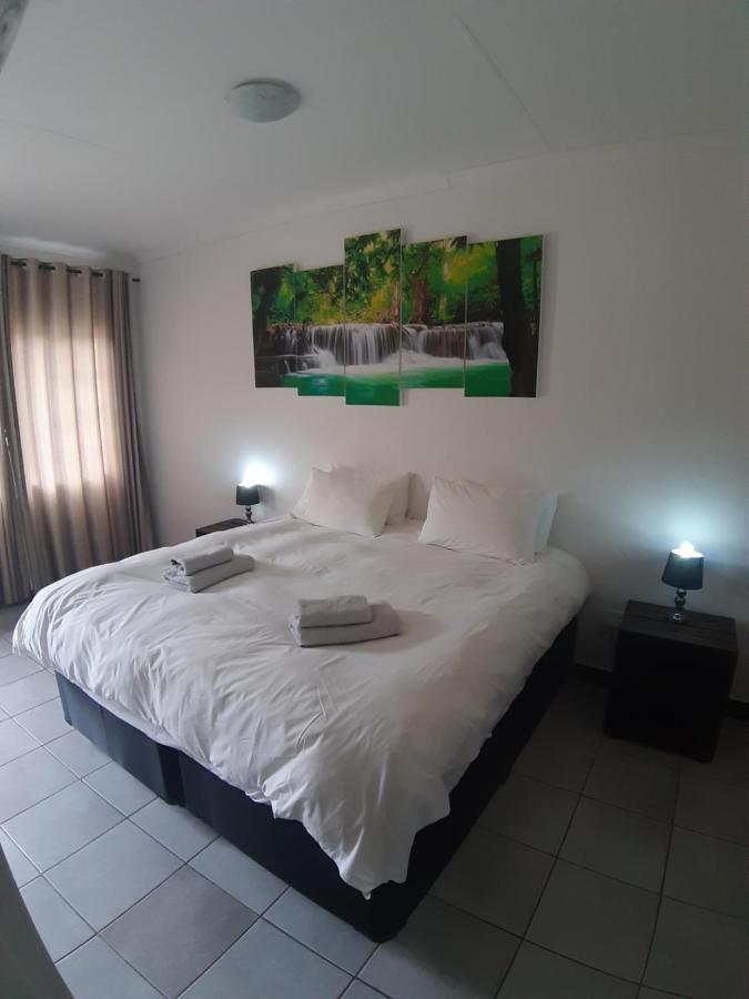 Wayside Lodge Waterval Boven Bagian luar foto