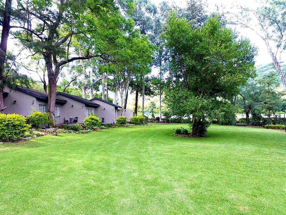 Wayside Lodge Waterval Boven Bagian luar foto