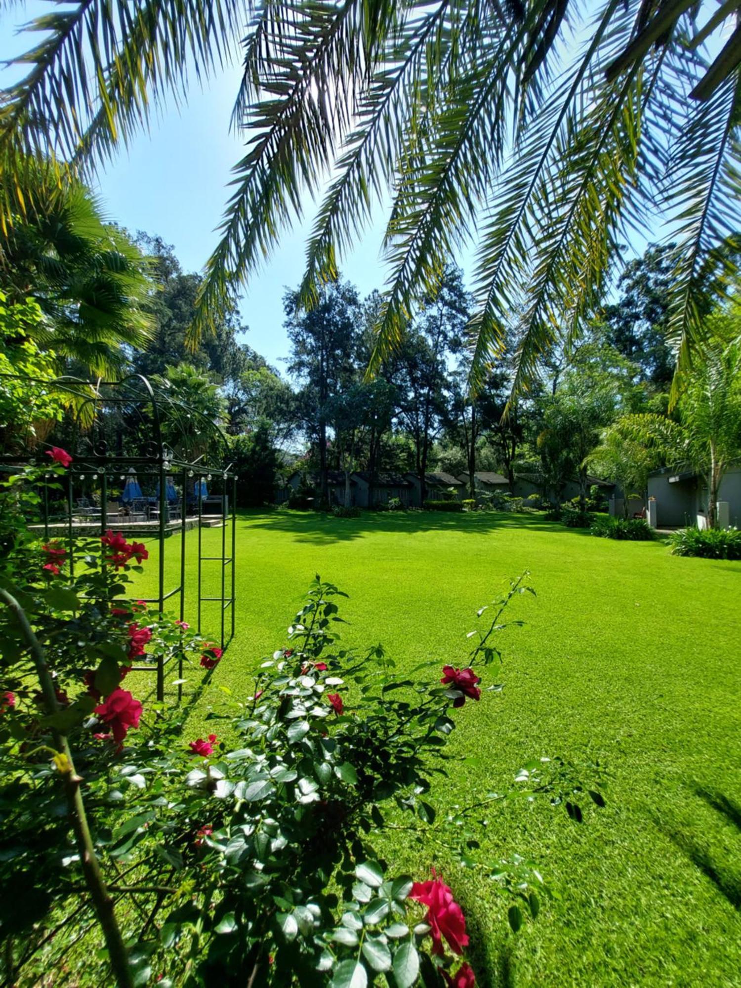 Wayside Lodge Waterval Boven Bagian luar foto