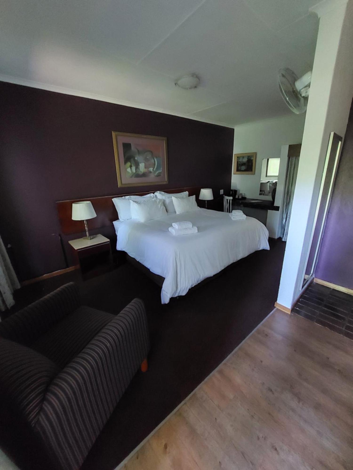 Wayside Lodge Waterval Boven Bagian luar foto